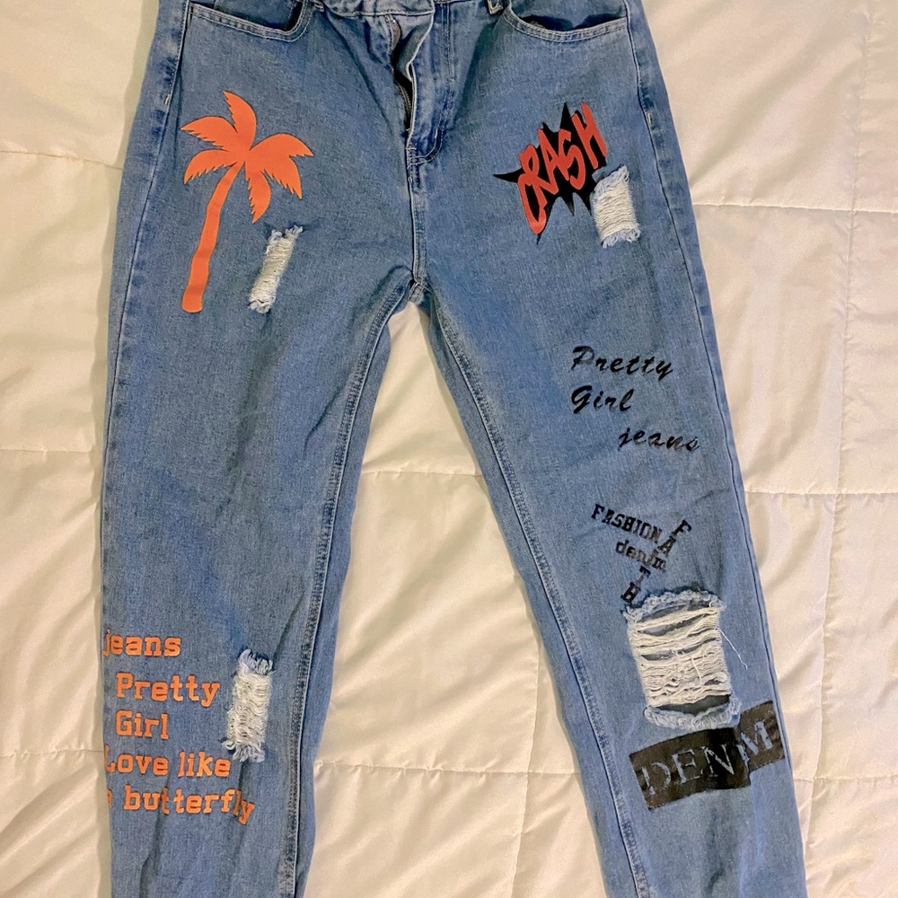 Shein graphic mom jeans (Size L)